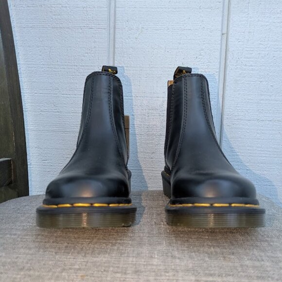 Dr. Martens Air Wait Women’s Size 5 US (UK 4) Leather‎ Chelsea Boots White Black - Picture 2 of 9